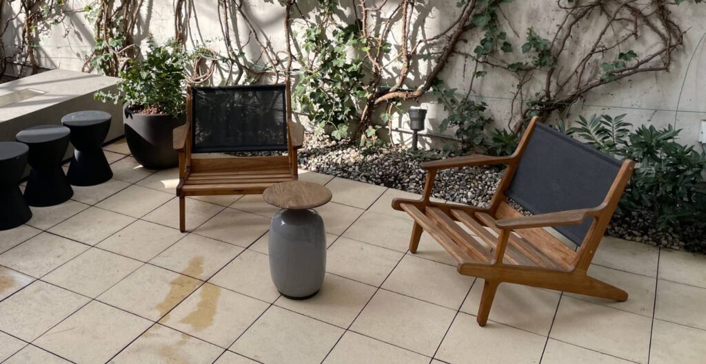 Beitragsbild: Herbstputz für Außenbereiche: Gartenmöbel und Terrassenpflege