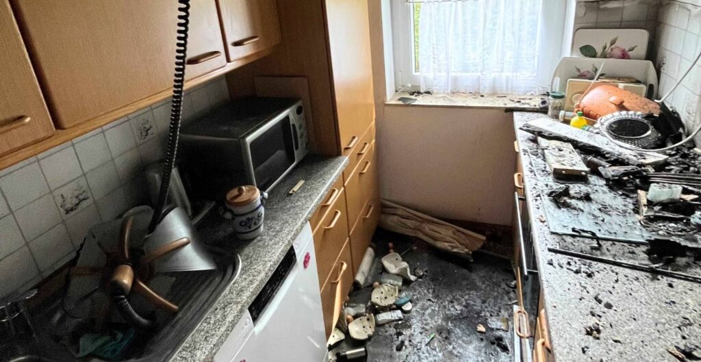 Beitragsbild: Brandschadensanierung - Reinigung & Handwerk im Einsatz